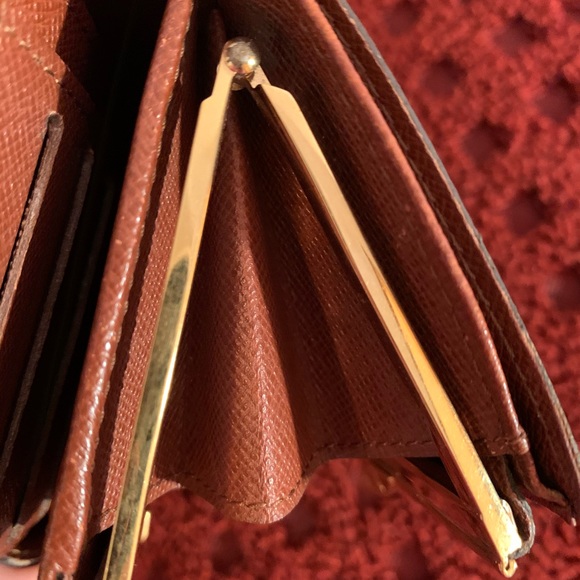 Authentic LV monogram Short coin wallet - Picture 11 of 16